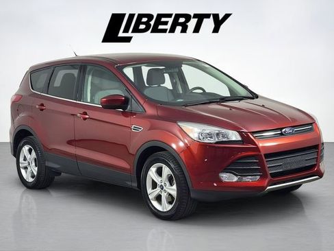 Used 2016 Ford Escape SE FWD image 1