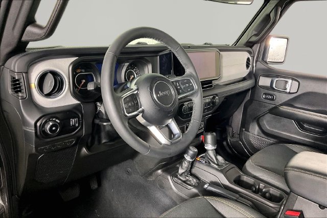 Used 2026 Jeep Wrangler Unlimited Sahara AWD/4WD image 15