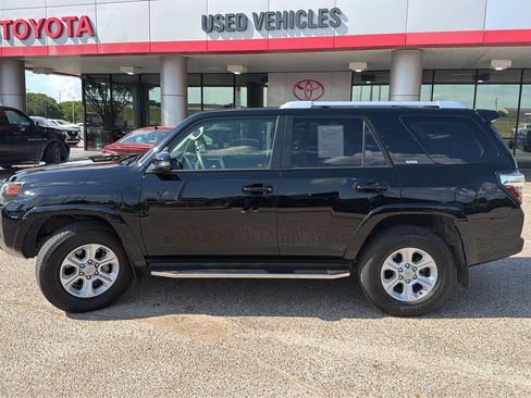 Used 2017 Toyota 4Runner SR5 Premium RWD image 6