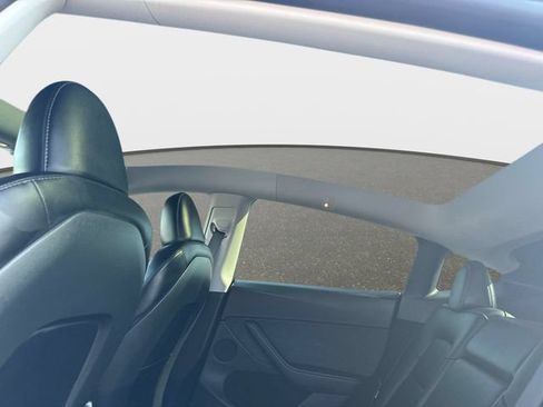Used 2025 Tesla Model Y Long Range RWD image 13