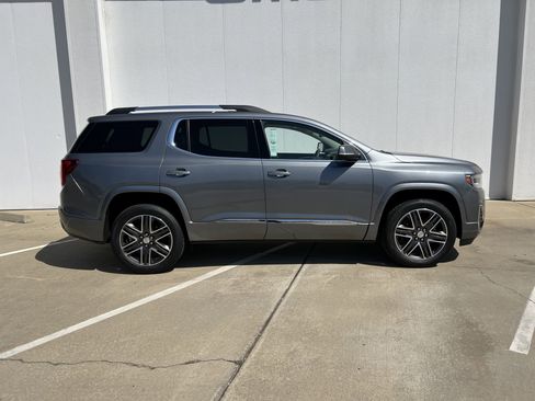 Used 2022 GMC Acadia Denali w/ Denali Ultimate Package image 5