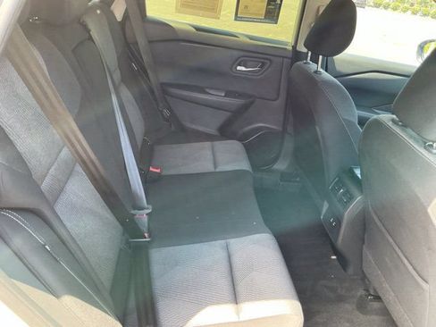 Used 2025 Nissan Rogue SV AWD/4WD image 17