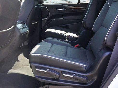 Used 2023 Cadillac Escalade Premium Luxury AWD/4WD image 40