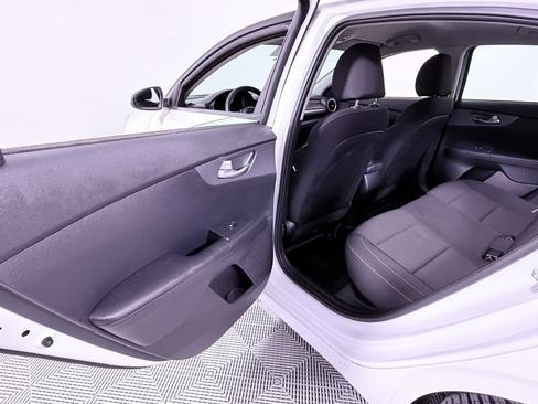 Used 2021 Kia Forte LXS FWD image 10