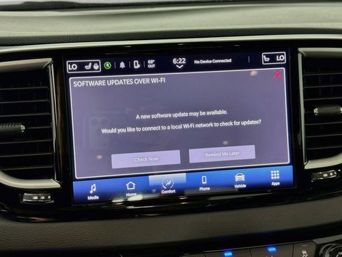 Used 2024 Chrysler Pacifica Touring-L FWD image 19