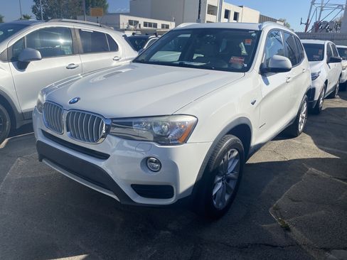 Used 2017 BMW X3 xDrive28i AWD/4WD image 2