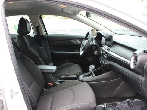 Used 2021 Kia Forte LXS FWD image 16