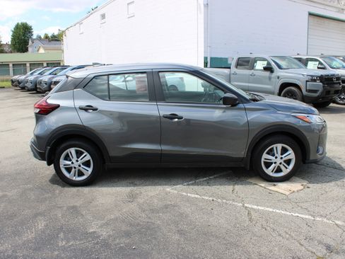 Used 2024 Nissan Kicks S FWD image 7