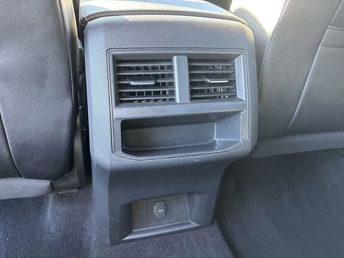 Used 2022 Volkswagen Atlas Cross Sport SE image 21