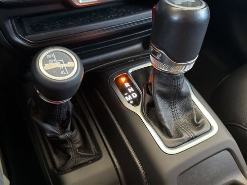 Used 2021 Jeep Wrangler Unlimited Sahara AWD/4WD image 22