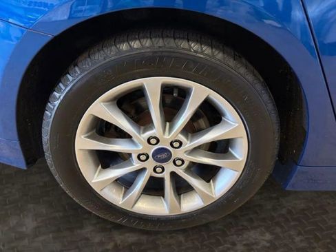 Used 2017 Ford Fusion SE w/ Fusion SE Technology Package FWD image 33