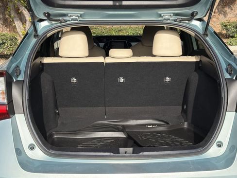 Used 2021 Toyota Prius L Eco image 29