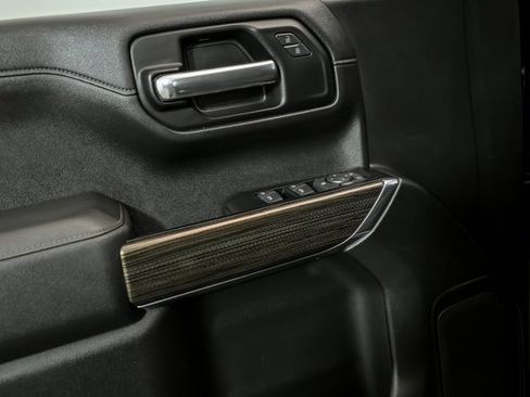 Used 2019 Chevrolet Silverado 1500 LT Trail Boss w/ Convenience Package image 8