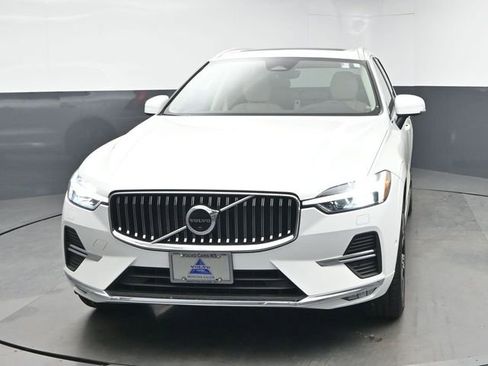 Used 2023 Volvo XC60 B5 Plus w/ Climate Package image 3