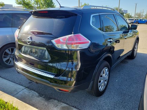 Used 2016 Nissan Rogue S w/ Appearance Package FWD image 3