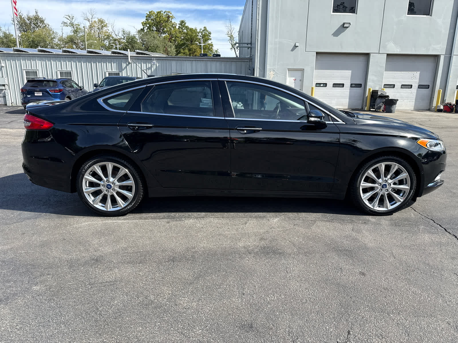 Used 2017 Ford Fusion Platinum AWD/4WD image 2