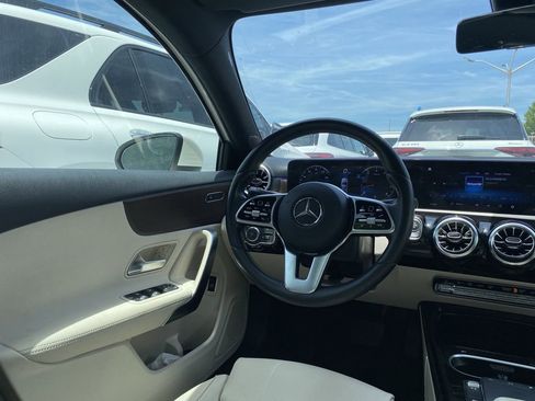 Certified 2022 Mercedes-Benz A 220 4MATIC image 3