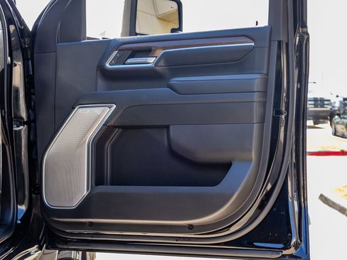 Used 2024 Chevrolet Silverado 3500 High Country w/ Technology Package image 36