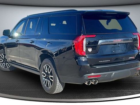 Used 2022 GMC Yukon XL AT4 w/ AT4 Premium Plus Package image 4