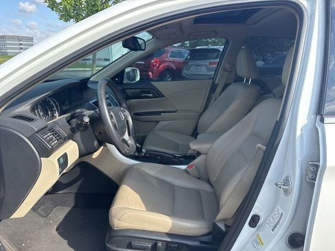 Used 2014 Honda Accord Touring image 15