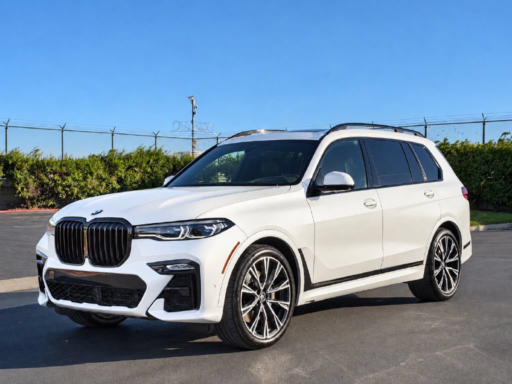 Used 2020 BMW X7 M50i w/ Executive Package AWD/4WD image 1