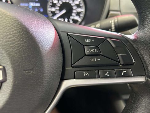 Used 2025 Nissan Altima 2.5 SV FWD image 24