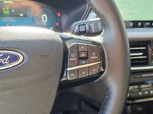 Certified 2025 Ford Escape Platinum AWD/4WD image 24