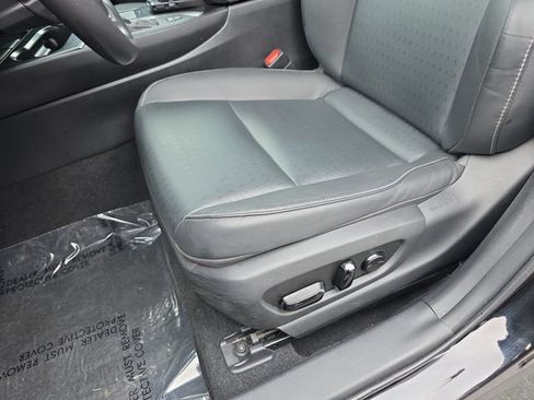 Used 2021 Lexus UX 250h w/ Accessory Package (Z1) AWD/4WD image 27