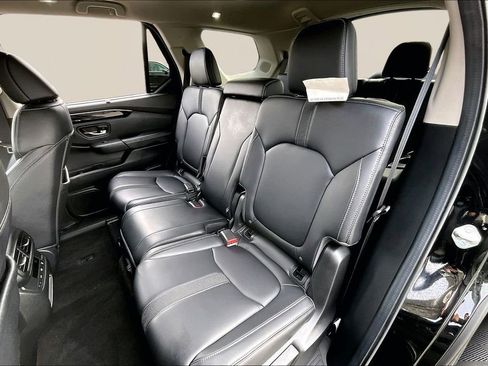 Used 2023 Honda Pilot Touring image 18