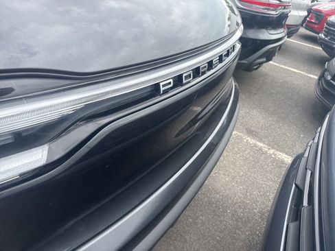 Certified 2026 Porsche Macan AWD/4WD image 11