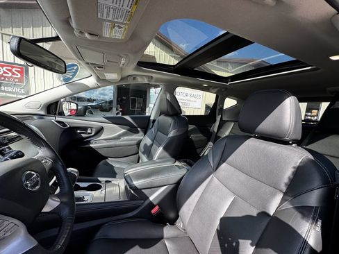 Used 2017 Nissan Murano AWD image 3