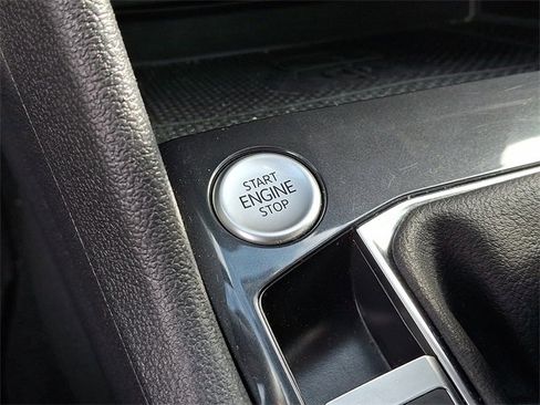 Used 2022 Volkswagen Tiguan SE image 23