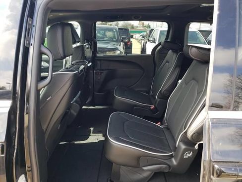 New 2026 Chrysler Pacifica Limited w/ Uconnect Theater Family Group AWD/4WD image 7