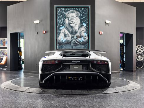 Used 2016 Lamborghini Aventador LP 750-4 Superveloce image 10