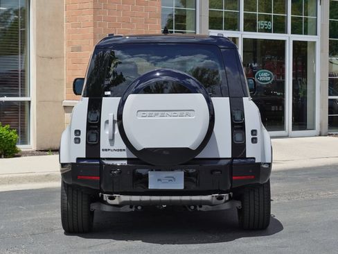 Used 2026 Land Rover Defender 110 X-Dynamic SE AWD/4WD image 5