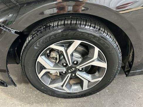 Used 2020 Kia Forte LXS image 22