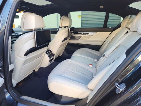 Used 2016 BMW 750i xDrive image 24