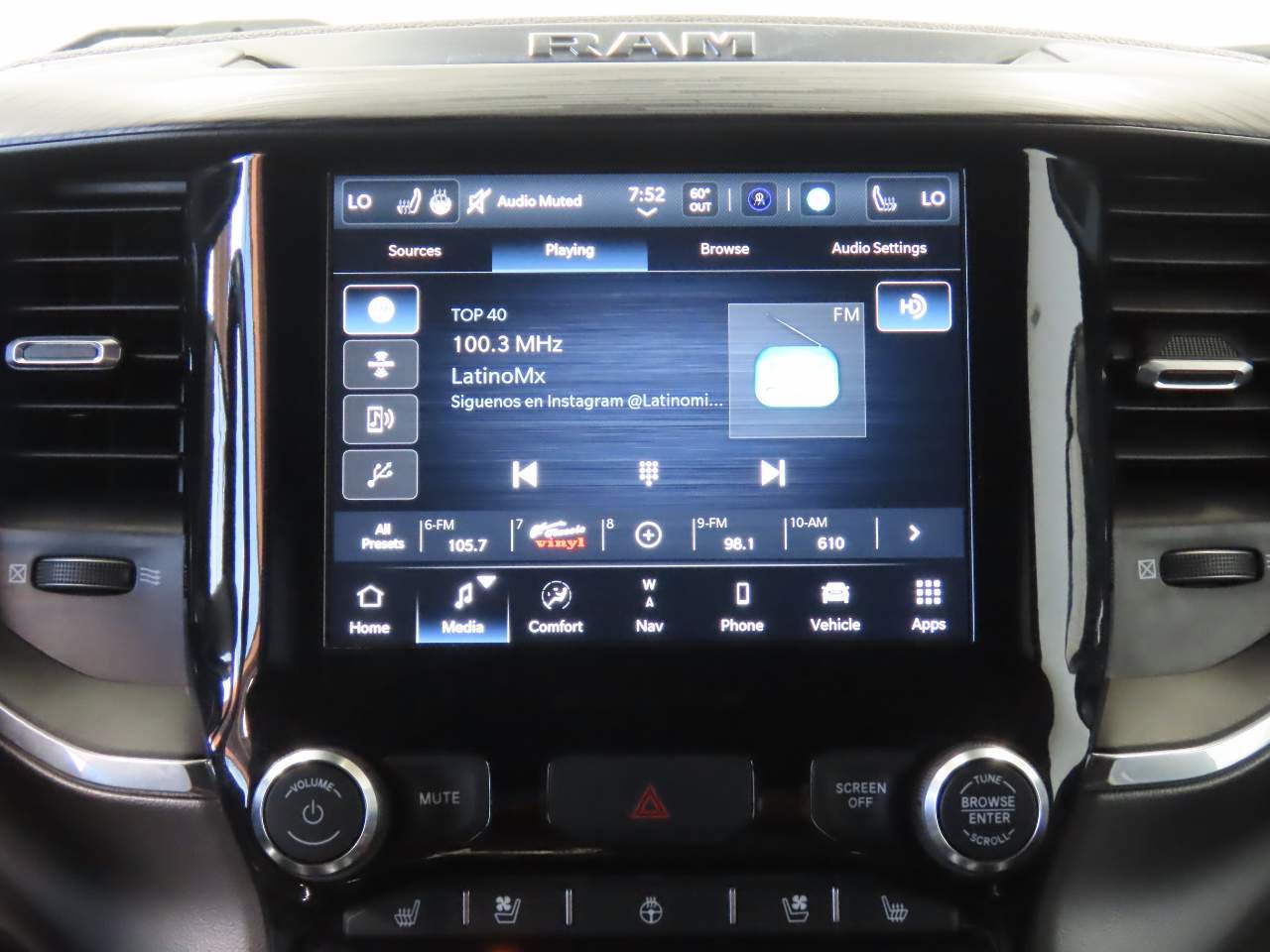 Used 2024 RAM 1500 Laramie RWD image 13