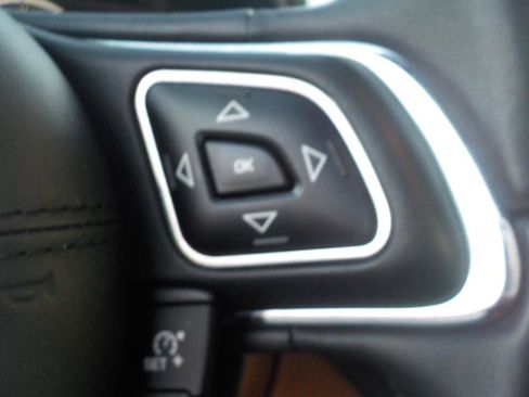 Used 2015 Jaguar XJ L Portfolio image 13