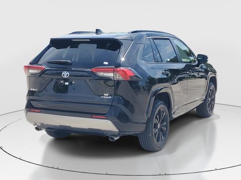 Used 2024 Toyota RAV4 SE AWD/4WD image 3