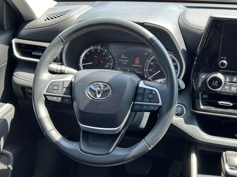 Used 2023 Toyota Highlander XLE image 41