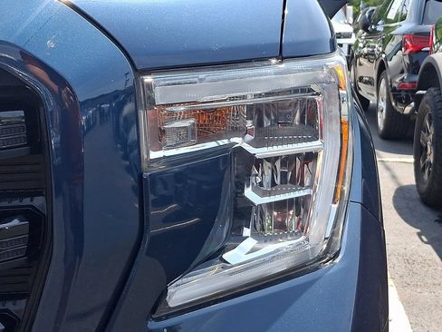Used 2021 GMC Sierra 1500 Elevation w/ LPO, Elevation Black Package AWD/4WD image 4