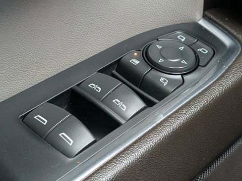 Used 2023 Chevrolet Silverado 1500 LTZ AWD/4WD image 22