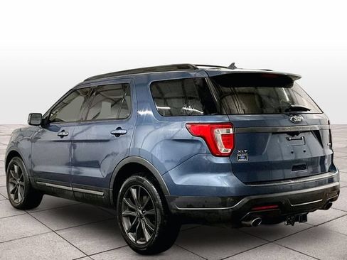 Used 2018 Ford Explorer XLT w/ Equipment Group 202A AWD/4WD image 11