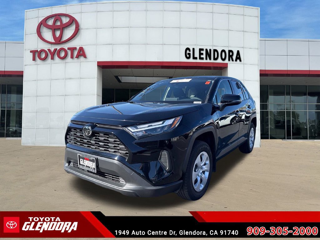 Certified 2025 Toyota RAV4 LE FWD image 4