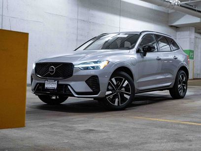 New 2026 Volvo XC60 T8 Core w/ Climate Package