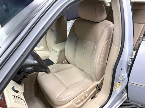 Used 2007 Cadillac DTS w/ Trunk Convenience Package FWD image 30
