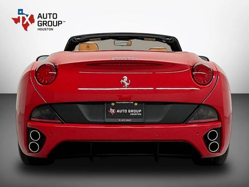 Used 2013 Ferrari California RWD image 7