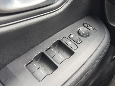 Certified 2023 Honda HR-V LX image 25