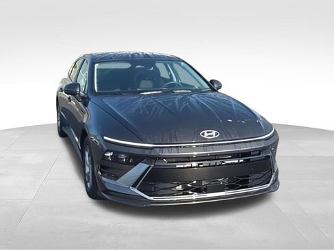 New 2026 Hyundai Sonata SE FWD image 3